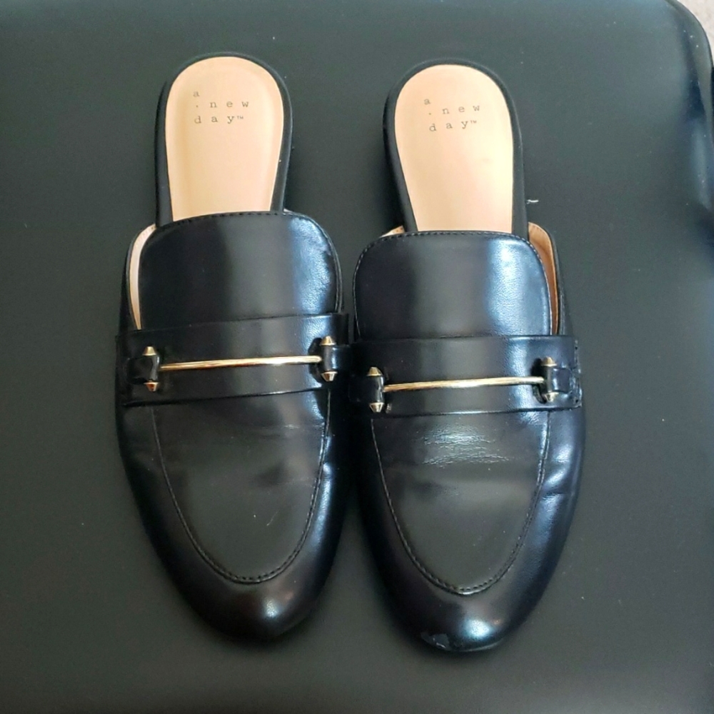Black mule slides